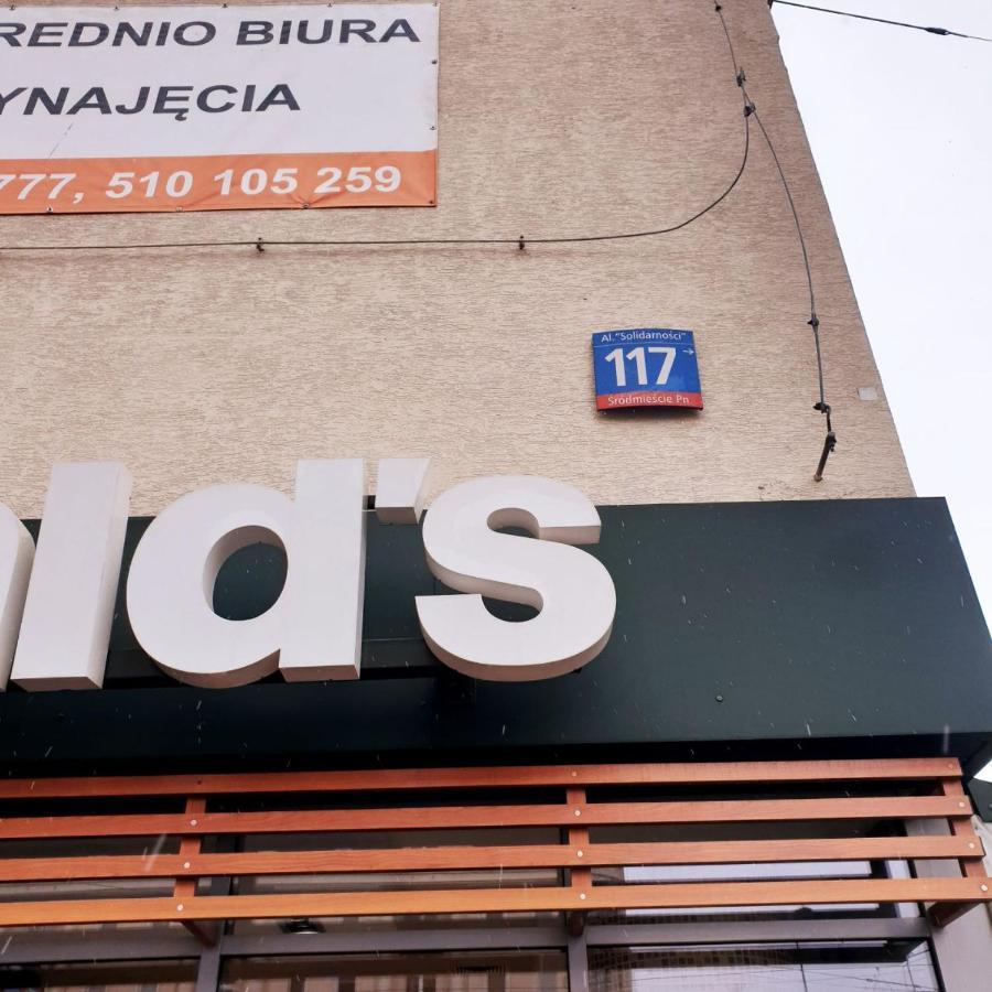 Aleja "Solidarnosci" Warszawa Exteriör bild